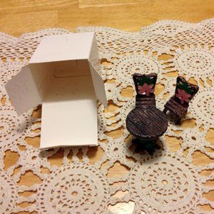 Miniature furniture for dollhouse or crafts projects